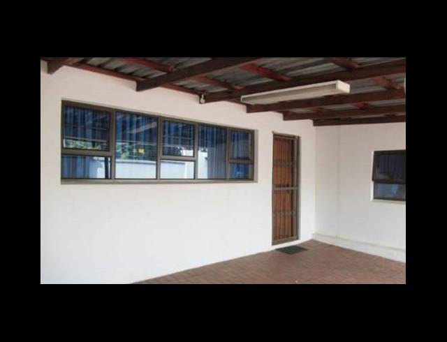 7 BEDROOM HOUSE FOR SALE IN OAKLANDS